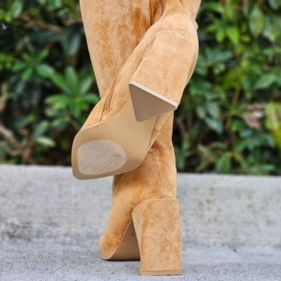 Women's Tan Over The Knee pointed Chunky Block Heel Boots - Picture 6 of 6